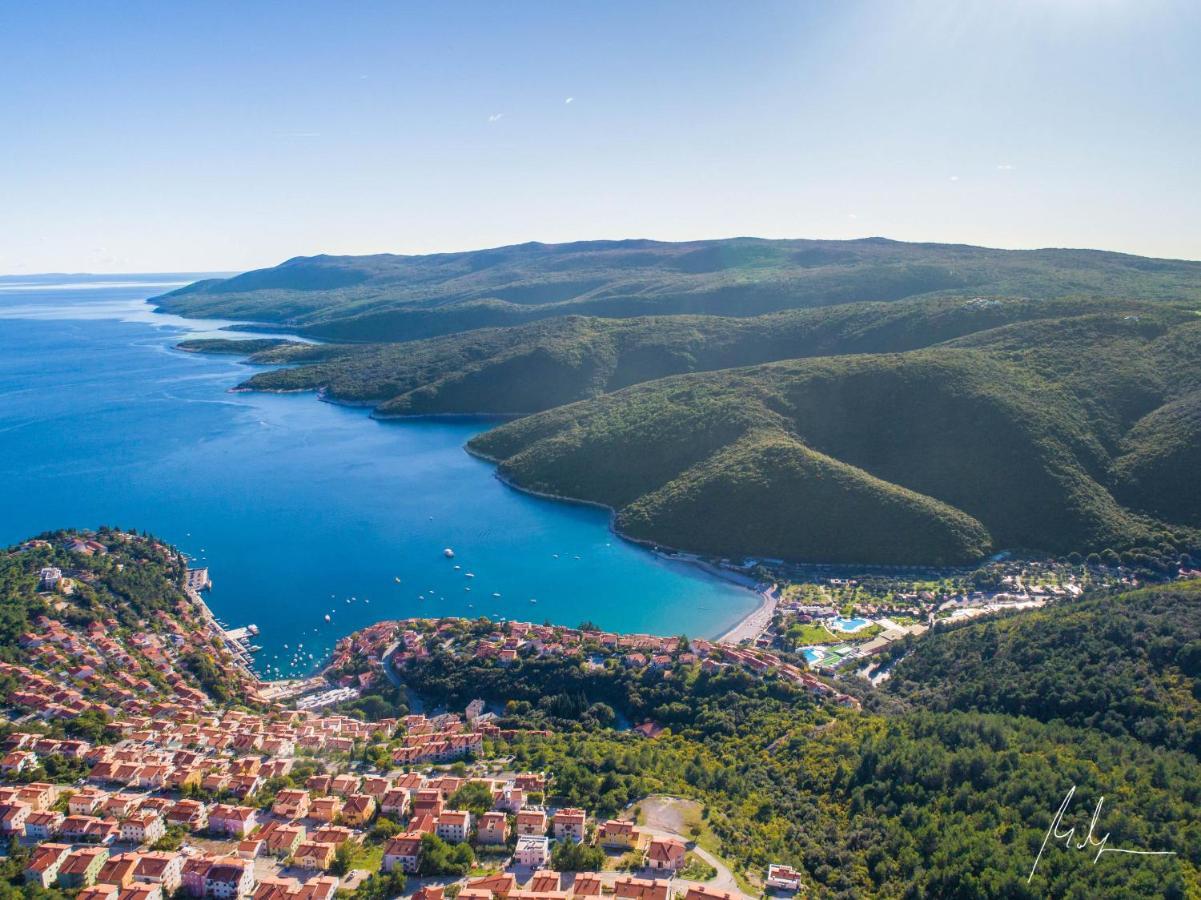 Apartment Layla - Intermezzo With Sea View In Center Of Rabac Luaran gambar