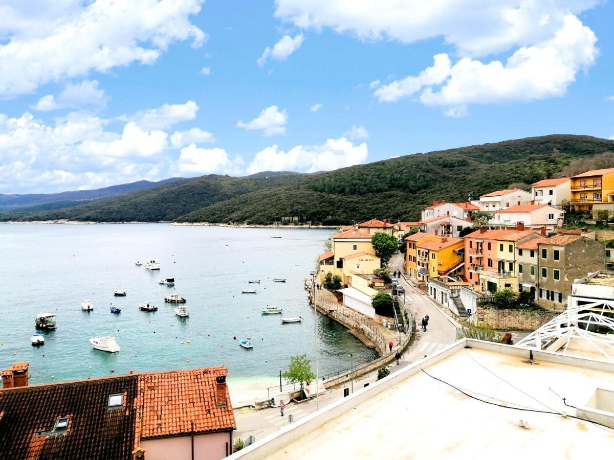 Apartment Layla - Intermezzo With Sea View In Center Of Rabac Luaran gambar